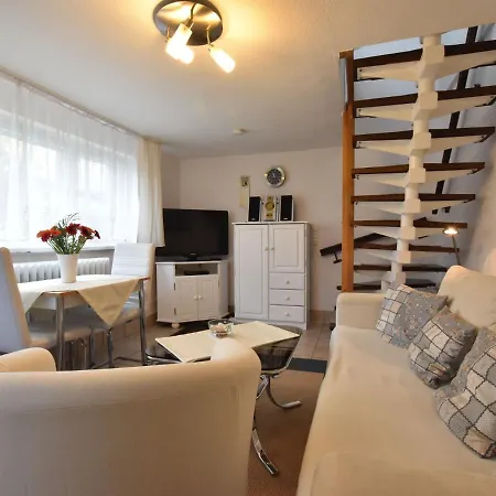 Apartment Am Yachthafen 1 *