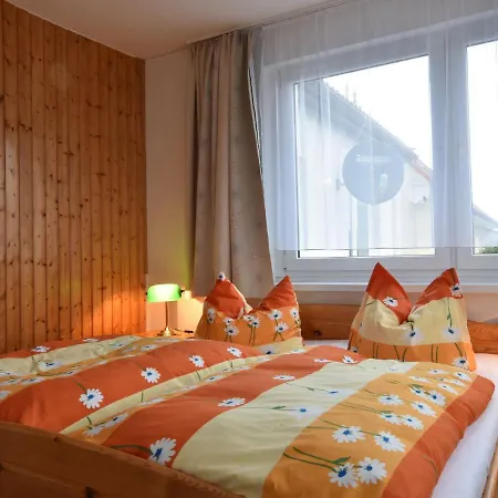 Apartment Am Yachthafen 1 *